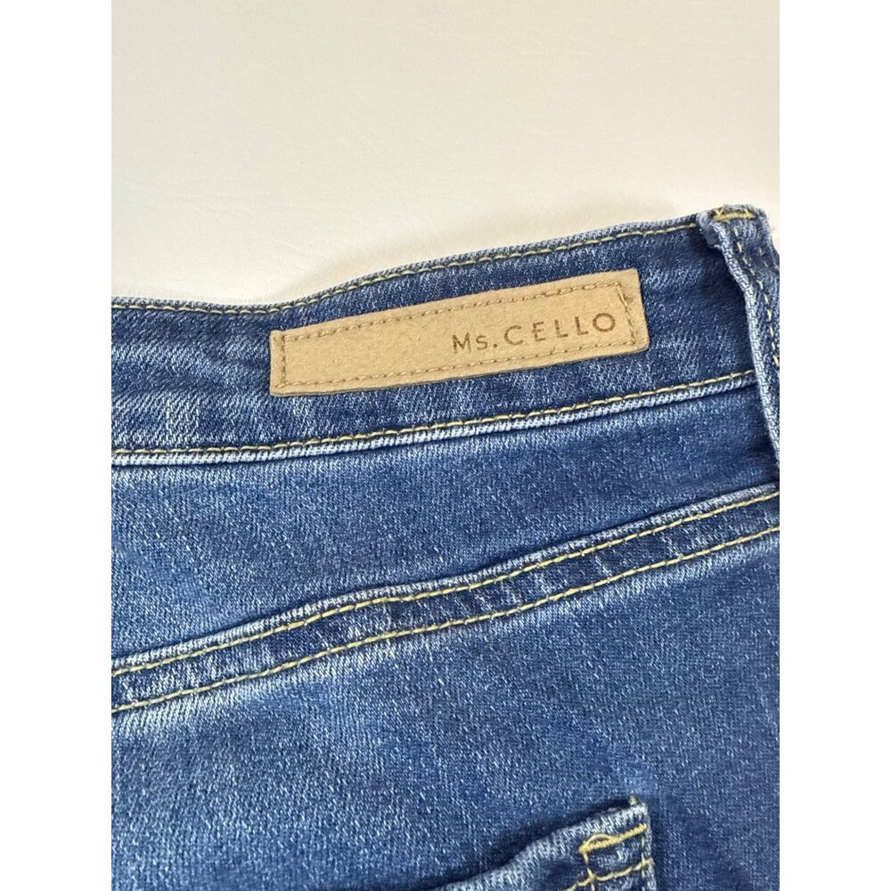 Ms. Cello 1X Distressed Denim Shorts With Frayed Hem & Pockets (HH235) - Picture 6 of 8